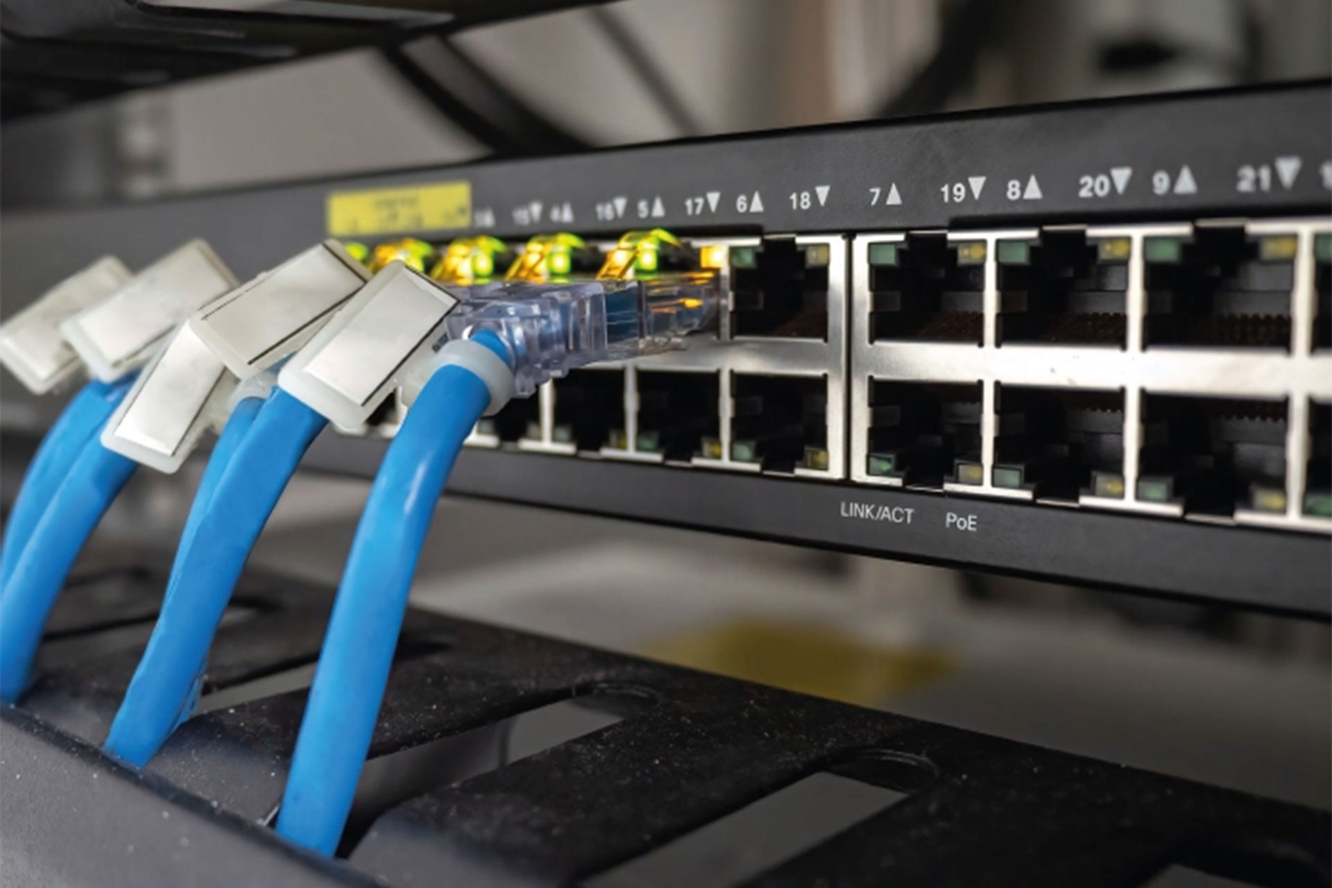 Understanding-the-Power-of-Ethernet-Switches-in-Modern-Network-Infrastructure-2